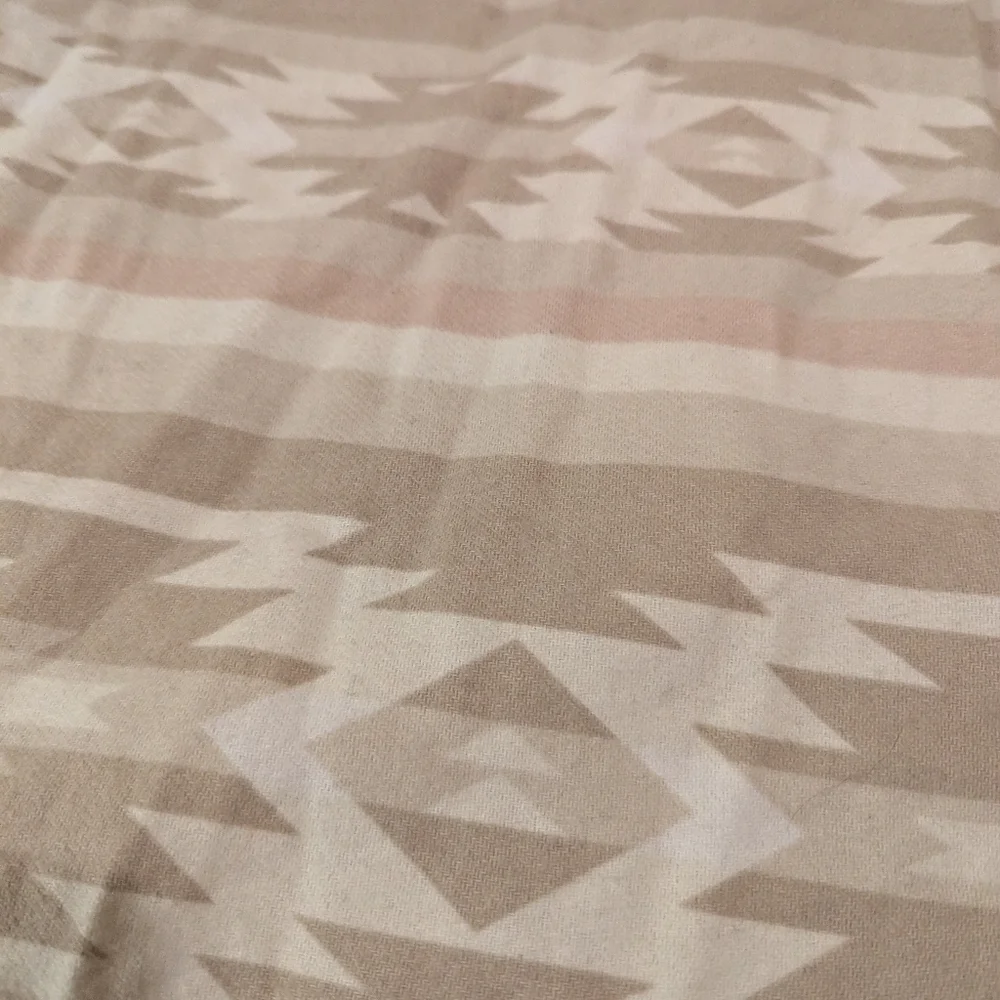 Sonoma 3/4 zip pull over flannel Aztec print large - Picture 9 of 11
